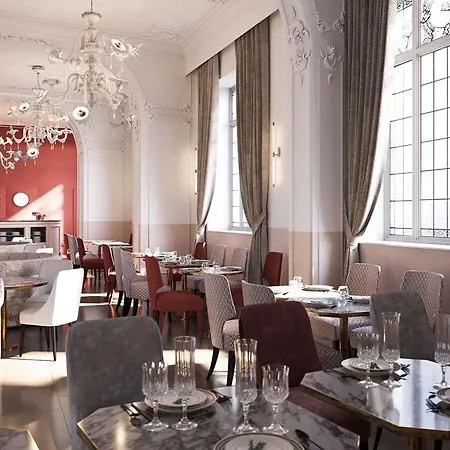 Anglo American Curio Collection By Hilton Hotell