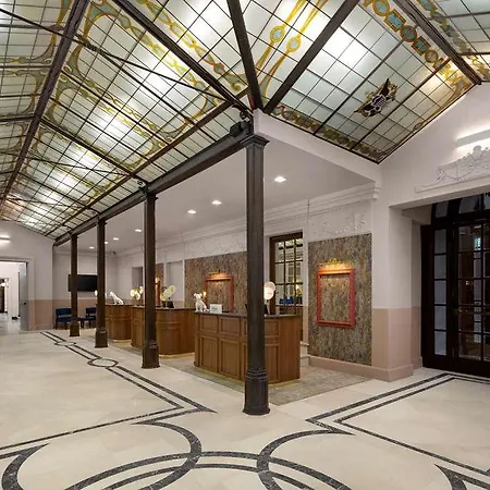 Anglo American Curio Collection By Hilton Hotell 4*