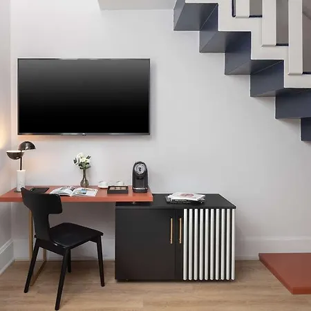 Anglo American Curio Collection By Hilton Hotell Florens